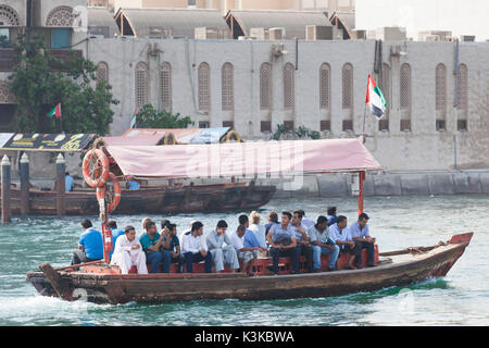 I UAE Dubai, Deira, Abra taxi d'acqua sul Dubai Creek Foto Stock