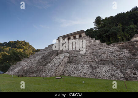 Tempio di iscrizioni, Palenque sito archeologico, Palenque National Park, Chiapas, Messico. Foto Stock