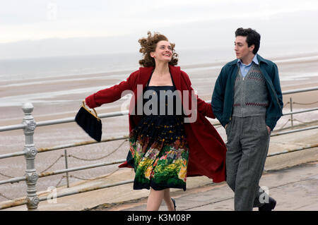 NOWHERE BOY Anne Marie Duff, Aaron Johnson data: 2009 Foto Stock