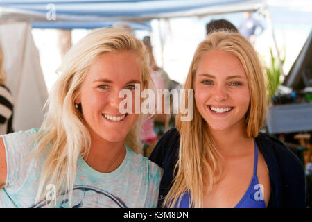 SOUL SURFER Surfer e scrittore BETHANY HAMILTON, ANNASOPHIA ROBB data: 2011 Foto Stock