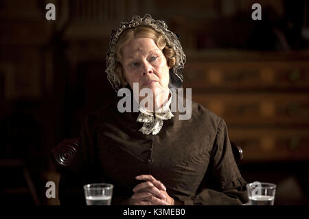 JANE EYRE [BR / US 2011] Judi Dench come la signora Fairfax data: 2011 Foto Stock