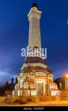 La prima guerra mondiale il monumento commemorativo a Besozzo, chiamato Faro di Besozzo, provincia di Varese, Lombardia, Italia. Foto Stock