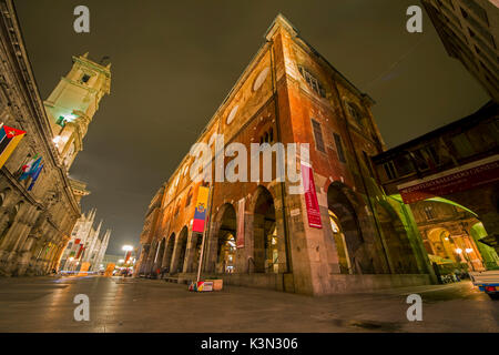 Il monumento Palazzo della Ragione e la strada dei mercanti, nel centro di milano, lombardia, italia Foto Stock