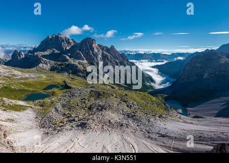 Di Sesto, Dolomiti, Alto Adige, provincia di Bolzano, Italia. Vista dalla cima del Monte Paterno/Paternkofel Foto Stock