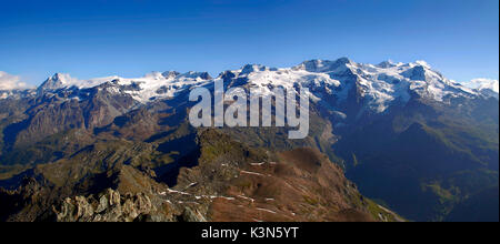 Panoramica sul Monte Rosa dalla Testa Grigia, Valle d'Aosta, Italia, Europa Foto Stock