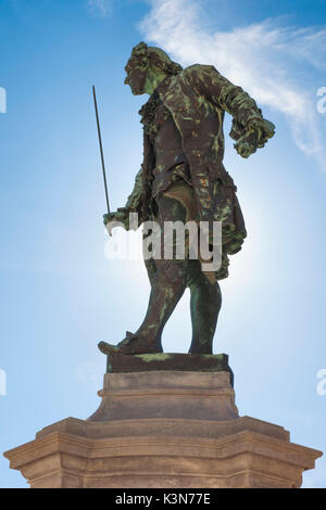 L'Europa, Slovenia, Istria, Pirano. Violinista e compositore Giuseppe Tartini statua closeup nella piazza principale Foto Stock