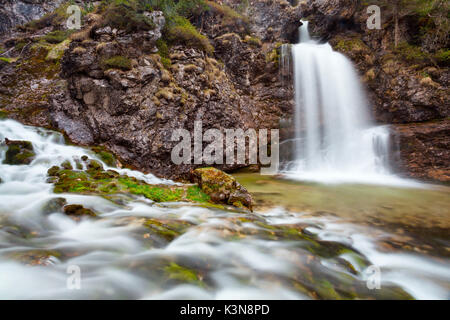 Madonna di Campiglio, Parco Naturale Adamello Brenta, provincia di Trento, Trentino Alto Adige, Italia. Vallesinella Alta cascate durante il disgelo nel Parco Naturale Adamello-Brenta. Foto Stock