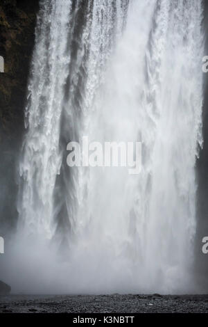 Skogafoss cascata, Skogar, Gardabaer, capoluogo della regione, Islanda, Europa Foto Stock