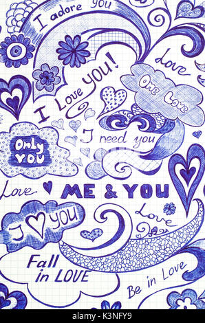 Amore scarabocchi i messaggi sulla carta a scacchi con la frase, i motivi e gli elementi. Foto Stock