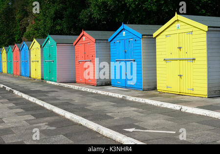 Cabine sulla spiaggia, a Coryton's Cove, Dawlish. Foto Stock