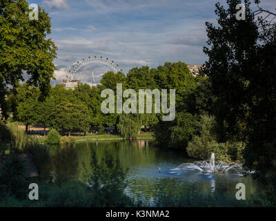 London Eye a fine estate Foto Stock