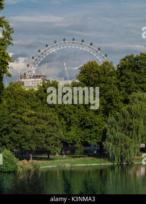 London Eye a fine estate Foto Stock