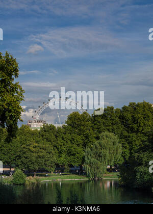 London Eye a fine estate Foto Stock