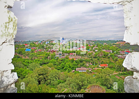 Città Kamianets-Podilskyi e di San Giorgio e cattedrale vista dal castello, Ucraina Foto Stock