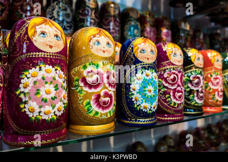 San Pietroburgo, Russia, Eurasia. Matrioska bambole sono il più popolare negozio di souvenir dalla Russia. Foto Stock