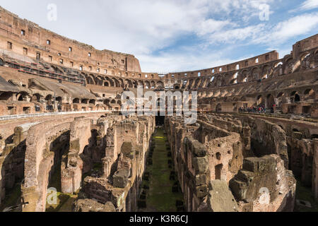 Roma - Lazio,l'Italia all'interno del Colosseo Foto Stock