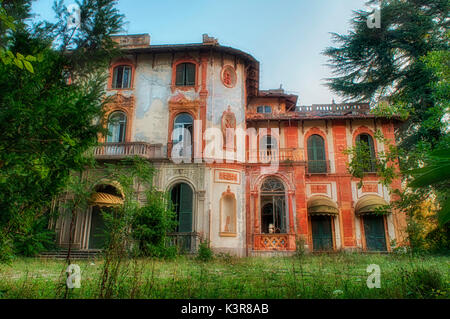 Novi Ligure, Piemonte, Italia, casa abbandonata 1800 Foto Stock