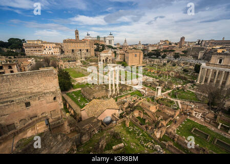 Il Colle Palatino, Roma, lazio, Italy. Il Foro Romano visto dal Colle Palatino Foto Stock