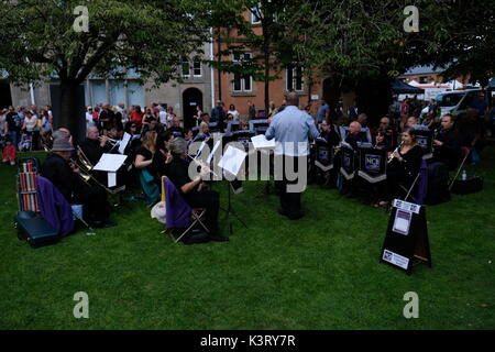 Nantwich, Cheshire, Food Festival, formaggio, bevande, annuale, città del mercato, edifici in bianco e nero, Elizabethan, Old, Storia, storico, presto. Foto Stock