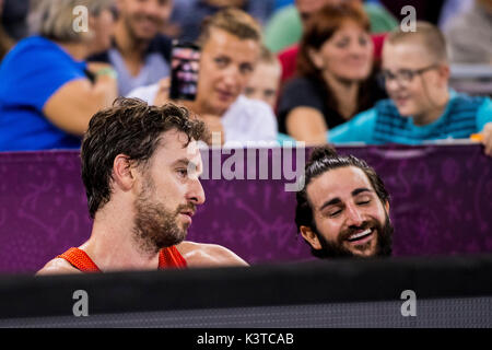 2 Settembre 2017: Pau Gasol #4 (ESP) Ricky Rubio #9 (ESP) durante la FIBA Eurobasket 2017 - Gruppo C, gioco tra Repubblica Ceca e Spagna presso la sala polivalente, Cluj-Napoca, Romania ROU. Foto: Cronos Foto Stock