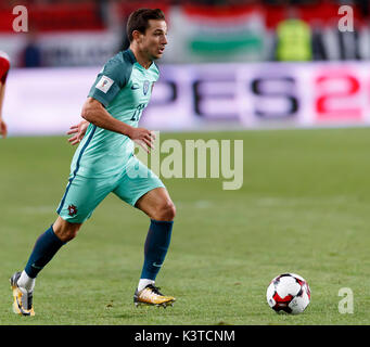 Budapest, Ungheria. 03Sep, 2017. BUDAPEST, Ungheria - 3 settembre: Cedric del Portogallo controlla la sfera durante il 2018 FIFA World Cup Qualifier match tra Ungheria e Portogallo a Groupama Arena il 3 settembre 2017 a Budapest, Ungheria. Credito: Laszlo Szirtesi/Alamy Live News Foto Stock