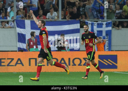 Atene, Grecia. 03Sep, 2017. Belgio del Jan Vertonghen festeggia dopo aver segnato il gol di apertura durante la Coppa del Mondo Gruppo H qualifica partita di calcio tra la Grecia e il Belgio a Georgios Karaiskakis Stadium punteggio finale Grecia 1 Belgio 2. Credito: SOPA Immagini limitata/Alamy Live News Foto Stock