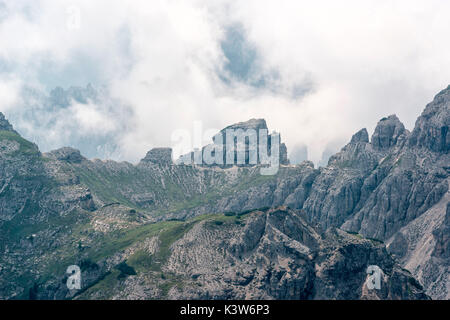 I Cadini nelle nuvole,Auronzo,Cadore,Dolomiti,alpi,veneto,Italia Foto Stock