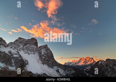 Il Monte Pelmo e Civetta Gruppo, Dolomiti, Belluno, Italia. Foto Stock