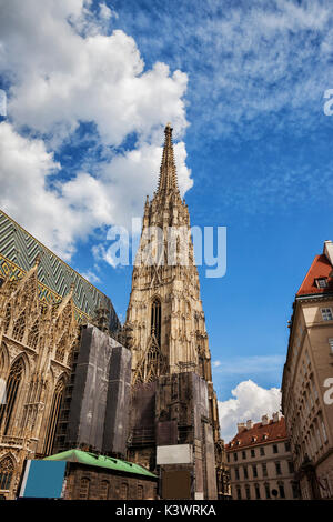 Austria, Vienna, la cattedrale di Santo Stefano (Stephansdom), gotica Torre Sud, punto di riferimento della città Foto Stock