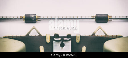 Close-up di corsa di parola sul foglio per macchina da scrivere Foto Stock