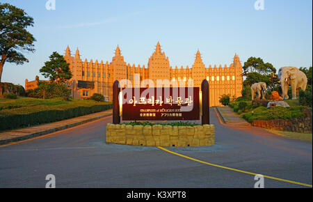 Il museo di arte africana situato in seogwipo su Jeju Island in jeju speciale provincia amministrativa della Corea del Sud Foto Stock