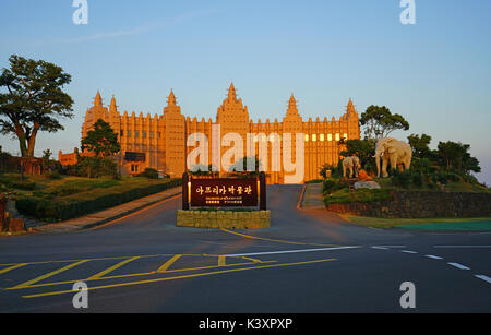 Il museo di arte africana situato in seogwipo su Jeju Island in jeju speciale provincia amministrativa della Corea del Sud Foto Stock