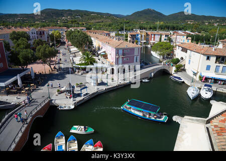 Vista di Port Grimaud da eglise St-Francois-d'Assise, Var, Francia Foto Stock