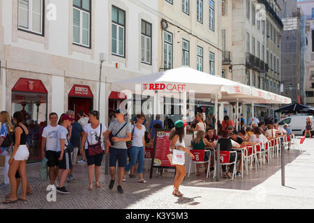 Il Red Cafè di Benfica Official Store a Lisbona, la capitale e la città più grande del Portogallo nel quartiere di Alfama sulla costa atlantica Foto Stock