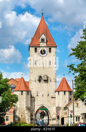 Il Ostentor, una porta della città vecchia di Regensburg, Germania Foto Stock