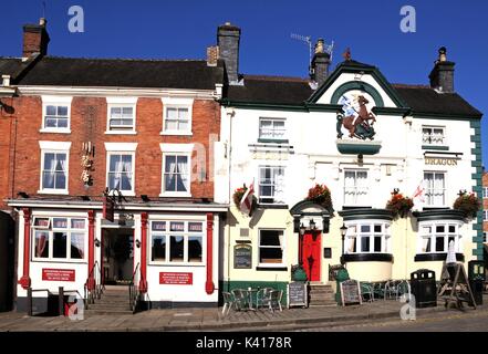 Il George and Dragon pub nel luogo di mercato, Ashbourne, Derbyshire, Inghilterra, Regno Unito, Europa occidentale. Foto Stock