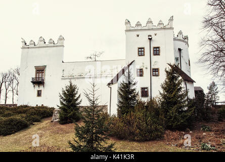 Bel castello Strazky, Repubblica slovacca. Il patrimonio culturale. Tema architettonico. Vecchia foto filtro. Foto Stock