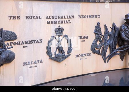 Il Royal Australian Regiment Memorial in George Street,centro di Sydney, Australia Foto Stock