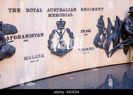 Il Royal Australian Regiment Memorial in George Street,centro di Sydney, Australia Foto Stock