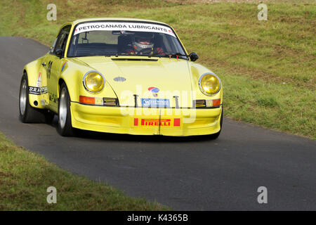 Giallo porsche a gurston hillclimb agosto 2017 Foto Stock