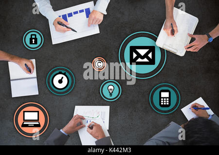 Business meeting contro di close-up di Blackboard Foto Stock