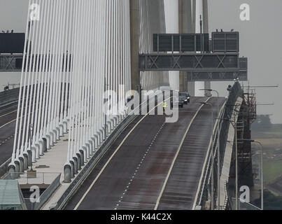 Edinburgh, Regno Unito. 04 Sep, 2017. Queens Drive Entourage su Queensferry attraversando Credito: Richard Gregory/Alamy Live News Foto Stock