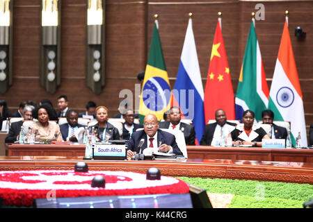 Xiamen, Cina. 4 Sep, 2017. Il presidente del Sudafrica Jacob Zuma parla al nono vertice BRICS in Xiamen, a sud-est della Cina di provincia del Fujian, Sett. 4, 2017. Credito: Xinhua/Alamy Live News Foto Stock