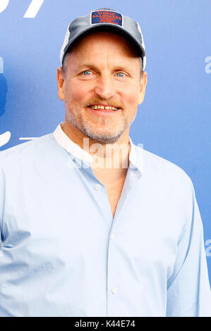 Venezia, Italia. 04 Sep, 2017. Woody Harrelson durante il 'tre cartelloni pubblicitari al di fuori di calo, Missouri' photocall a 74a venice international film festival presso il palazzo del casinò su Settembre 04, 2017 a Venezia, Italia credito: geisler-fotopress/alamy live news Foto Stock