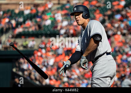 Baltimore, Maryland, Stati Uniti d'America. 04 Sep, 2017. New York Yankees diritto fielder Aaron giudice (99) è camminato durante la partita MLB tra New York Yankees e Baltimore Orioles a Rigogolo Park a Camden Yards di Baltimora, Maryland. Scott Taetsch/CSM/Alamy Live News Foto Stock