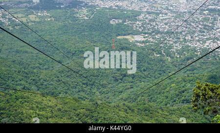 Incredibile giro in funivia sul pica isabel del torres in Puerto plata Foto Stock