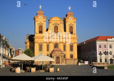 La Cattedrale cattolica romana di St George, sul raccordo (Unirii) Square, in Timisoara, nell ovest della Romania Foto Stock