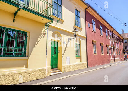 Strade di Zagabria in un giorno feriale durante il giorno in estate. Città di Zagabria è la capitale della Croazia. Foto Stock