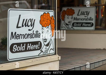 Stati Uniti d'America, New York New York occidentale, Jamestown, Lucy-Desi Museum, dedicato alla commedia brillante stella Lucille sfera degli anni cinquanta-era uno spettacolo TV I Love Lucy, cimeli segno Foto Stock