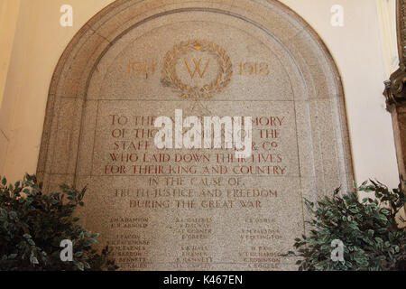 Watt magazzino Memoriale di guerra all'ingresso del Britannia Hotel Foto Stock